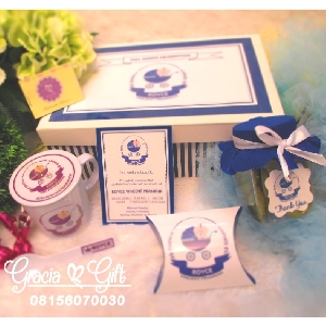 HAMPERS DAN SOUVENIR BANDUNG  Kami Gracia Gift Bandung menyediakan berbagai macam hampers untuk berbagai keperluan seperti souvenir ulang tahun, souvenir manyue, baby shower souvenir, souvenir pernikahan bandung dll