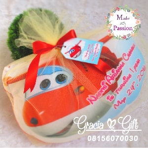 HAMPERS DAN SOUVENIR BANDUNG  Kami Gracia Gift Bandung menyediakan berbagai macam hampers untuk berbagai keperluan seperti souvenir ulang tahun, souvenir manyue, baby shower souvenir, souvenir pernikahan bandung dll