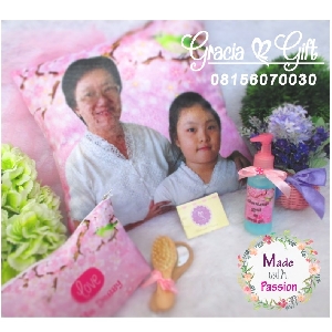 HAMPERS DAN SOUVENIR BANDUNG  Kami Gracia Gift Bandung menyediakan berbagai macam hampers untuk berbagai keperluan seperti souvenir ulang tahun, souvenir manyue, baby shower souvenir, souvenir pernikahan bandung dll