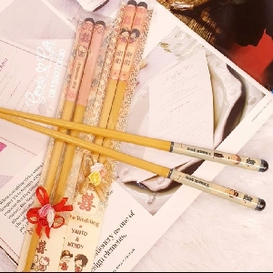 HAMPERS DAN SOUVENIR BANDUNG Chopsticks  Couple Kami Gracia Gift Bandung menyediakan berbagai macam hampers untuk berbagai keperluan seperti souvenir ulang tahun, souvenir manyue, baby shower souvenir, souvenir pernikahan, sumpit pasangan sovenir bandung dll