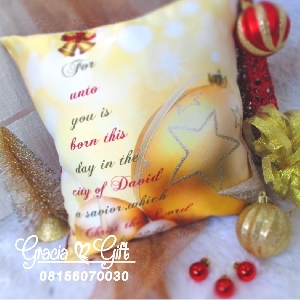 HAMPERS DAN SOUVENIR BANDUNG Hampers Exclusive Gold Cushion  Kami Gracia Gift Bandung menyediakan berbagai macam hampers untuk berbagai keperluan seperti souvenir ulang tahun, souveniKr manyue, baby shower souvenir, souvenir pernikahan bandung dll