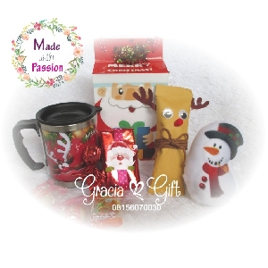 HAMPERS DAN SOUVENIR BANDUNG Hampers natal Kami Gracia Gift Bandung menyediakan berbagai macam hampers untuk berbagai keperluan seperti souvenir ulang tahun, souveniKr manyue, baby shower souvenir, souvenir pernikahan bandung dll