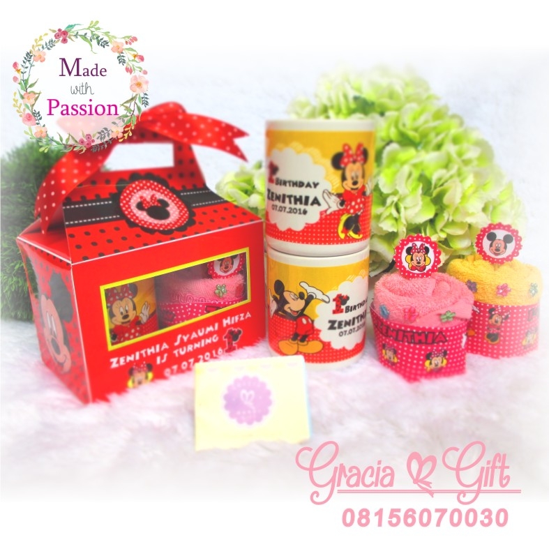 Kami Gracia Gift Bandung menyediakan berbagai macam hampers untuk berbagai keperluan seperti souvenir ulang tahun, souvenir manyue, baby shower souvenir, souvenir pernikahan bandung dll