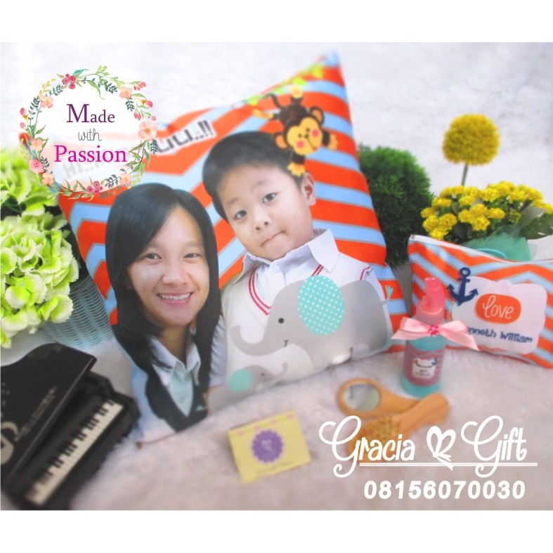 Kami Gracia Gift Bandung menyediakan berbagai macam hampers untuk berbagai keperluan seperti souvenir ulang tahun, souvenir manyue, baby shower souvenir, souvenir pernikahan bandung dll