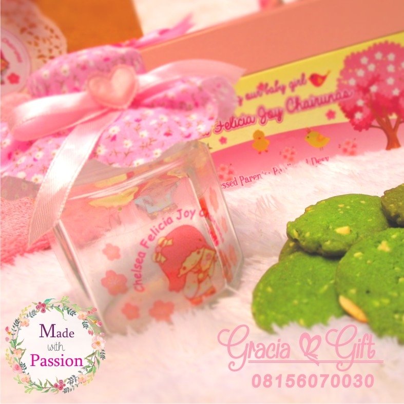 Kami Gracia Gift Bandung menyediakan berbagai macam hampers untuk berbagai keperluan seperti souvenir ulang tahun, souvenir manyue, baby shower souvenir, souvenir pernikahan bandung dll
