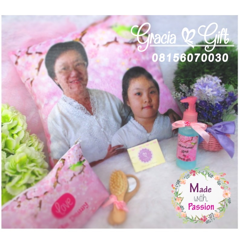 Kami Gracia Gift Bandung menyediakan berbagai macam hampers untuk berbagai keperluan seperti souvenir ulang tahun, souvenir manyue, baby shower souvenir, souvenir pernikahan bandung dll