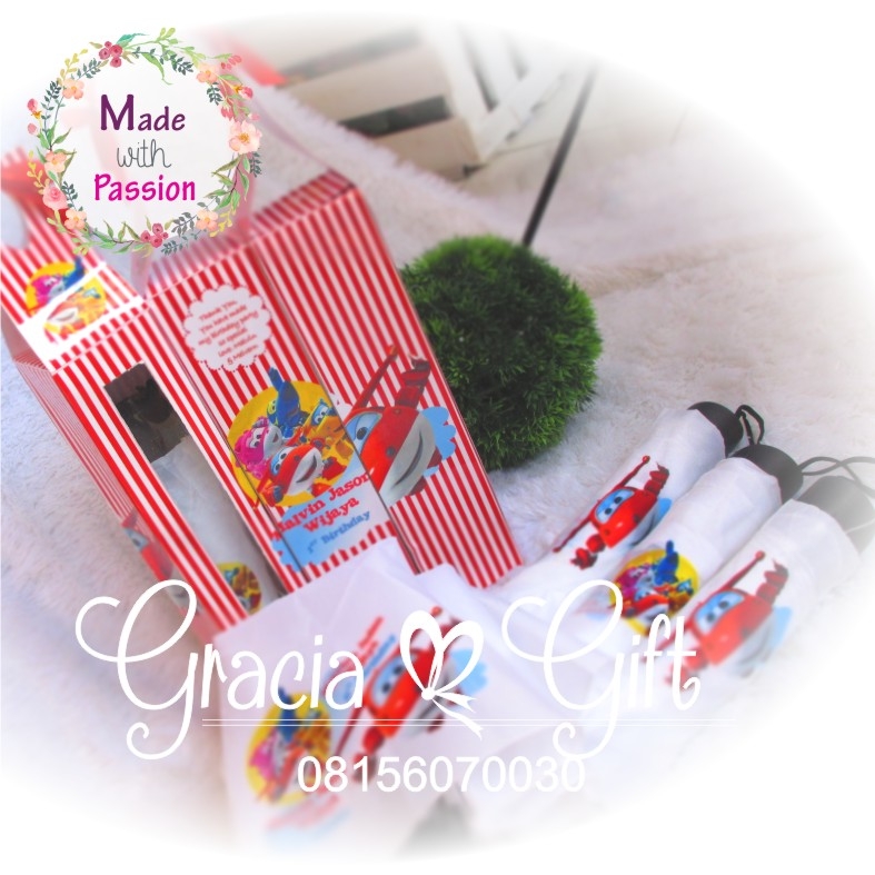 Kami Gracia Gift Bandung menyediakan berbagai macam hampers untuk berbagai keperluan seperti souvenir ulang tahun, souveniKr manyue, baby shower souvenir, souvenir pernikahan bandung dll