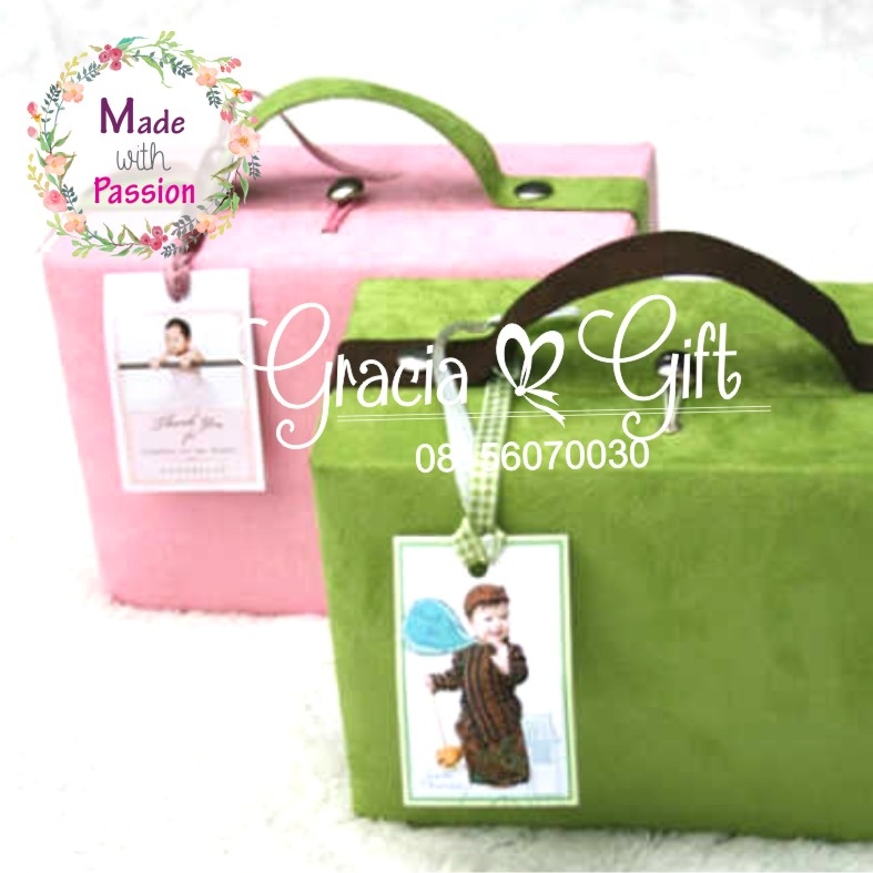 Kami Gracia Gift Bandung menyediakan berbagai macam hampers untuk berbagai keperluan seperti souvenir ulang tahun, souveniKr manyue, baby shower souvenir, souvenir pernikahan bandung dll