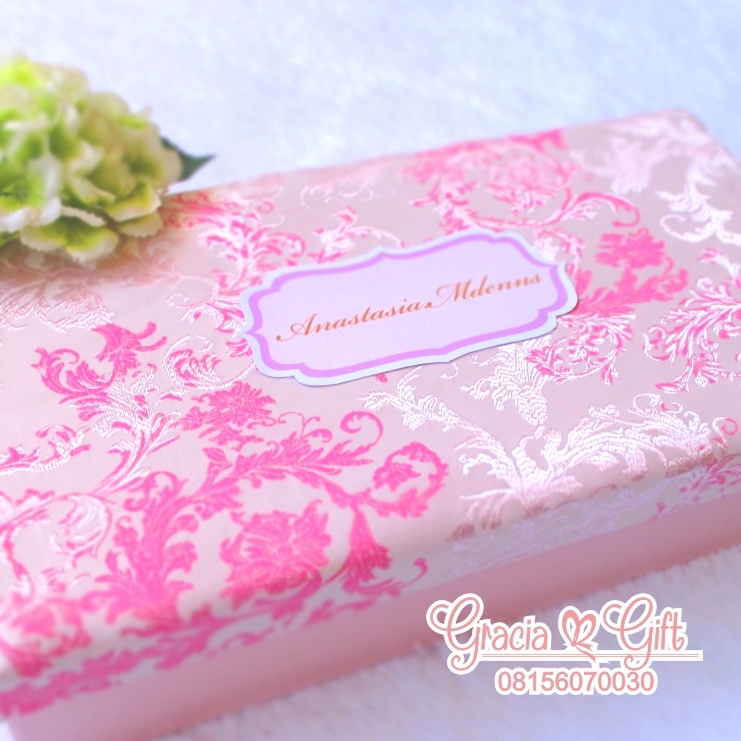 Kami Gracia Gift Bandung menyediakan berbagai macam hampers untuk berbagai keperluan seperti souvenir ulang tahun, souveniKr manyue, baby shower souvenir, souvenir pernikahan bandung dll