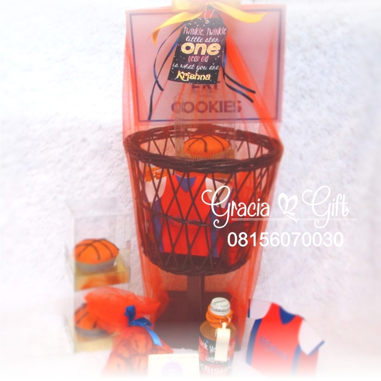 Kami Gracia Gift Bandung menerima pesanan berbagai macam hampers dari keranjang rotan untuk berbagai keperluan seperti souvenir ulang tahun, souvenir manyue, baby shower souvenir, souvenir pernikahan bandung dll