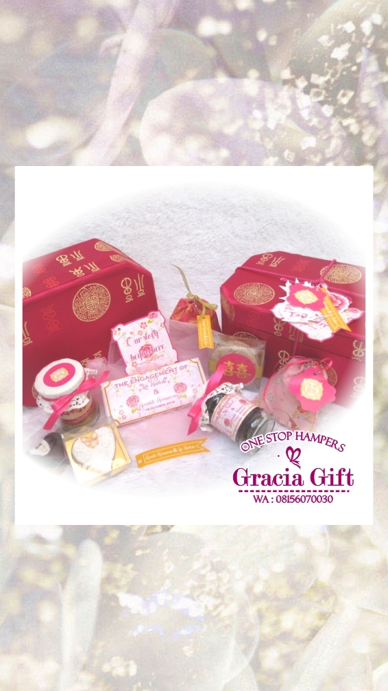 Kami gracia gift hampers bandung ( gracia gift wedding souvenir)menyediakan berbagai macam souvenir wedding , souvenir wedding bandung, souvenir lamaran, engagement hampers, engagement hampers bandung, souvenir pernikahan, souvenir pernikahan bandung, hantaran pengantin, hampers box sangjit, hampers tingjing, baki seserahan, tatingjing