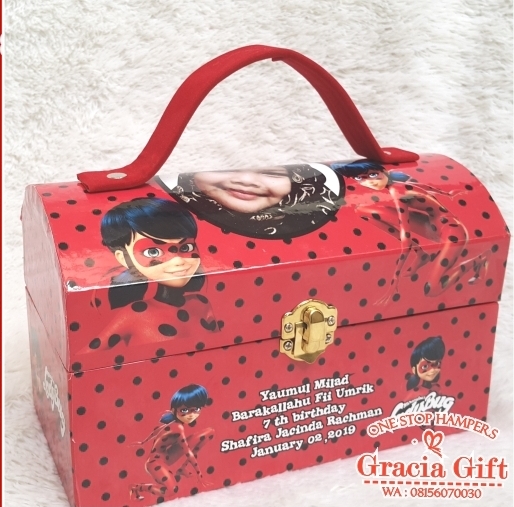 Kami Gracia Gift Bandung menyediakan berbagai macam hampers untuk berbagai keperluan seperti souvenir ulang tahun, souveniKr manyue, baby shower souvenir, souvenir pernikahan bandung dll