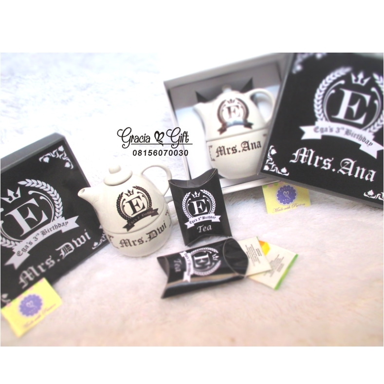 Kami Gracia Gift Bandung menyediakan berbagai macam hampers untuk berbagai keperluan seperti souvenir ulang tahun, souvenir manyue, baby shower souvenir, souvenir pernikahan bandung dll