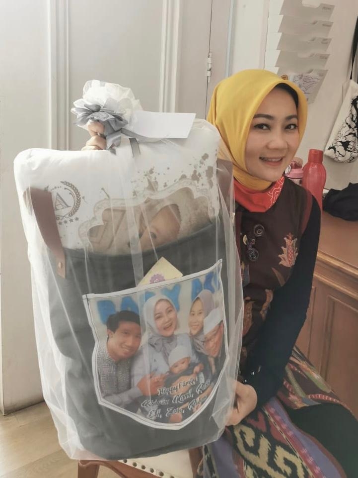 Kami Gracia Gift Bandung menyediakan berbagai macam hampers untuk berbagai keperluan seperti souvenir ulang tahun, souveniKr manyue, baby shower souvenir, souvenir pernikahan bandung dll