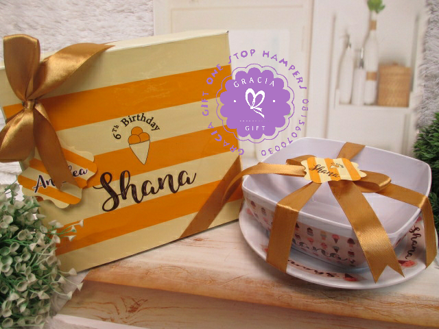 Kami Gracia Gift Bandung menyediakan berbagai macam hampers untuk berbagai keperluan seperti souvenir ulang tahun, souveniKr manyue, baby shower souvenir, souvenir pernikahan bandung dll
