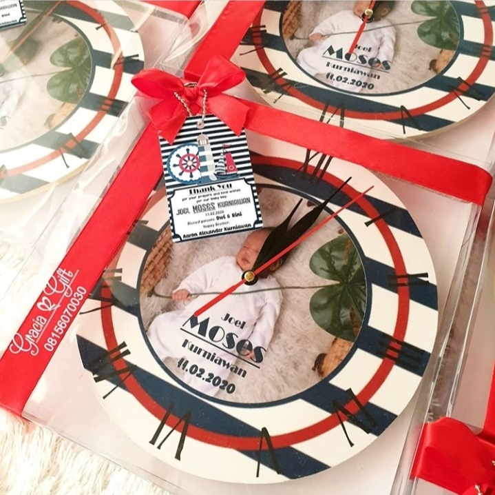 Kami Gracia Gift Bandung menyediakan berbagai macam hampers untuk berbagai keperluan seperti souvenir ulang tahun, souvenir manyue, baby shower souvenir, souvenir pernikahan, sovenir jam bandung dll