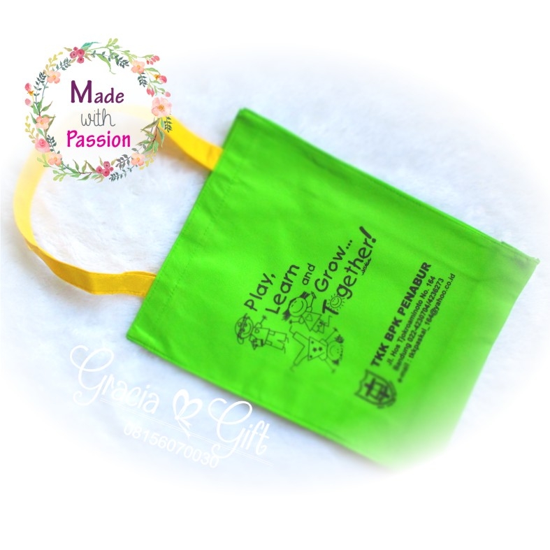 Kami Gracia Gift Bandung menyediakan berbagai macam hampers untuk berbagai keperluan seperti souvenir ulang tahun, souveniKr manyue, baby shower souvenir, souvenir pernikahan bandung dll